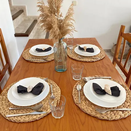 Vivienda Con Vistas Al Mar, Cerca De La Playa Y 3 Bedrooms Apartman *
